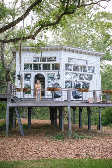 charleston airbnb treehouse.